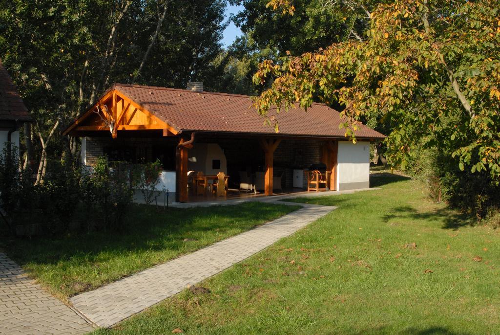 Penzion Platan Dunajská Streda Exteriör bild