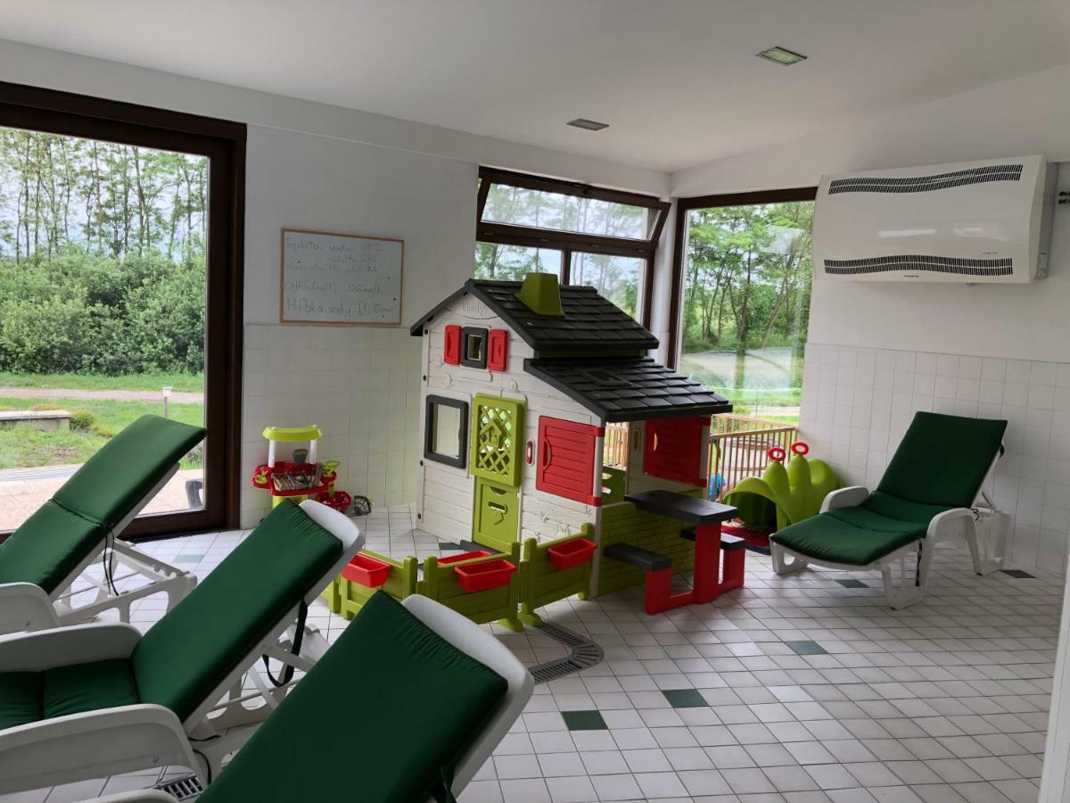 Penzion Platan Dunajská Streda Exteriör bild